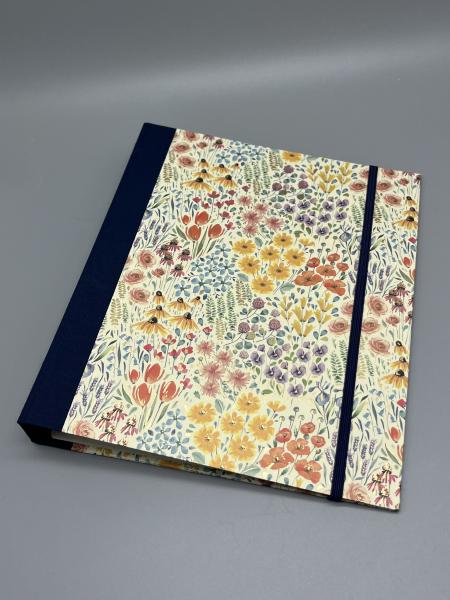 Ringbuch Planer A5 blau bunt Blüten Gummiband Front